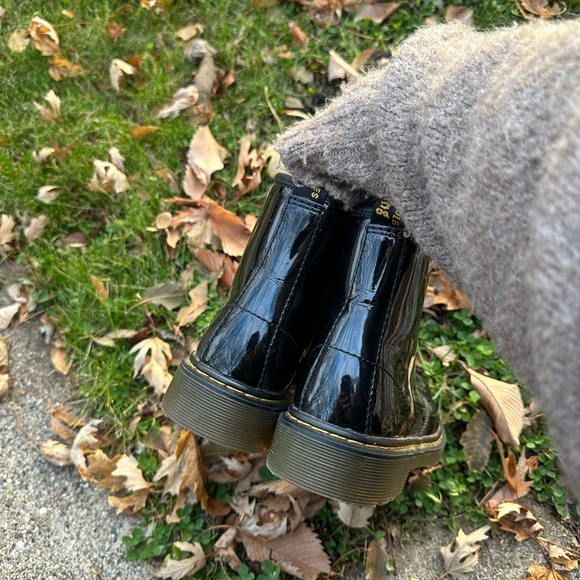 Dr. Marten 1469 Leather Lace Up Boots - Picture 5 of 8